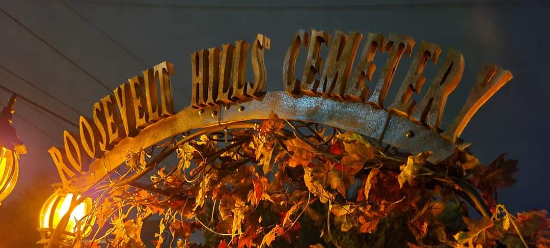 Single Arch Halloween Sign